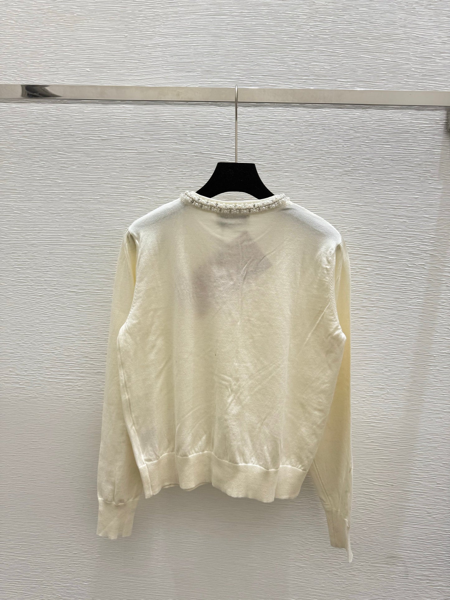 New Early Autumn Solid Color Beaded Round Neck Knitted Long Sleeve Cardigan