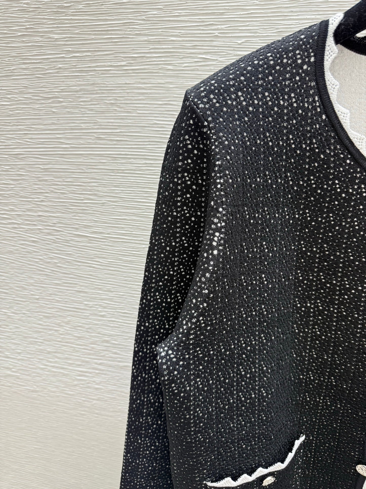 Contrast lace knitted long-sleeved cardigan