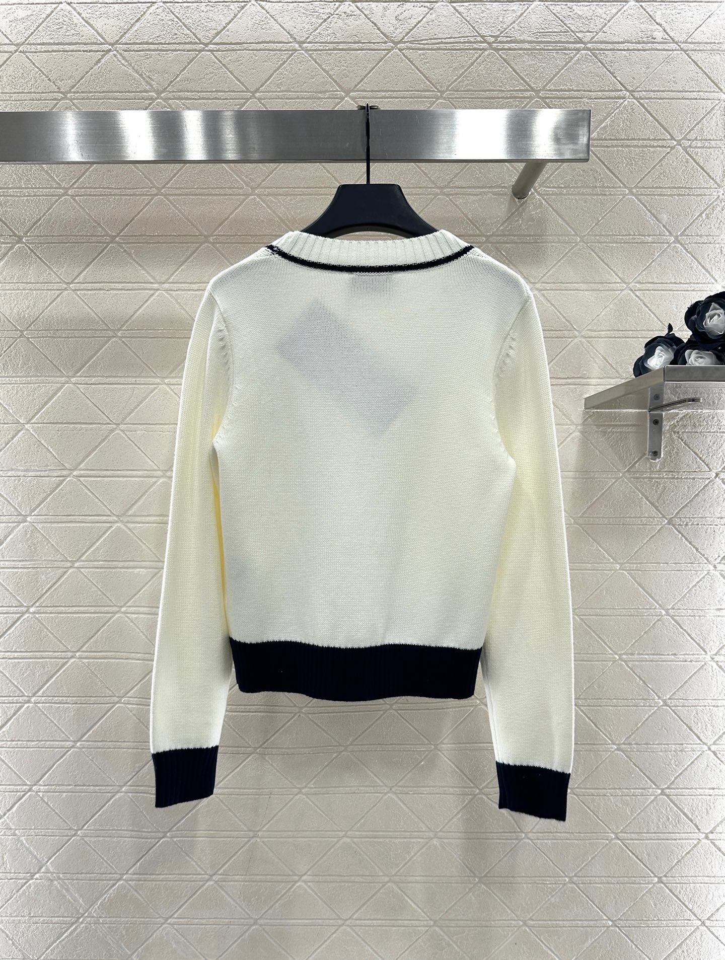 Color-blocked knit cardigan with bound edges