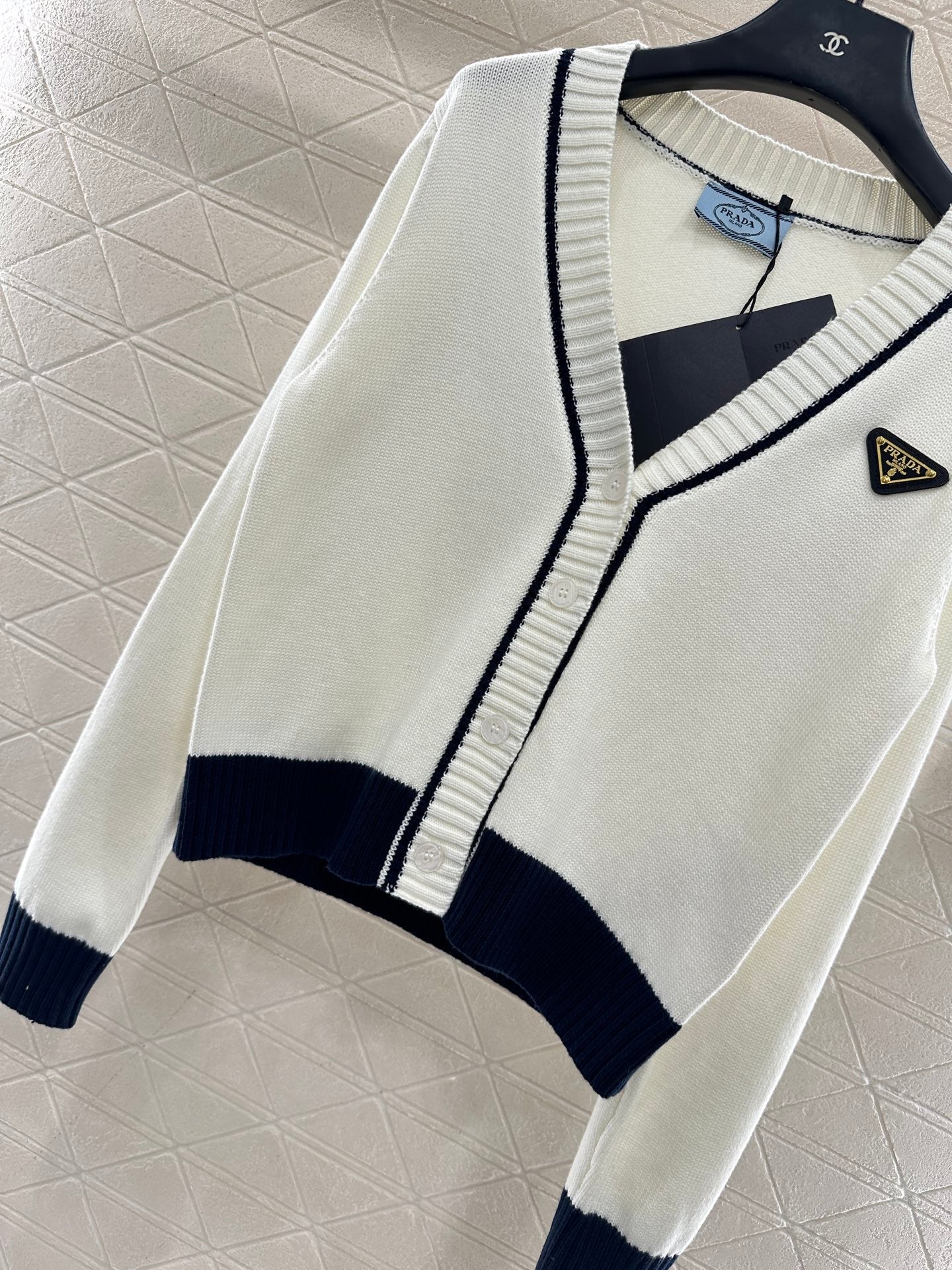 Color-blocked knit cardigan with bound edges