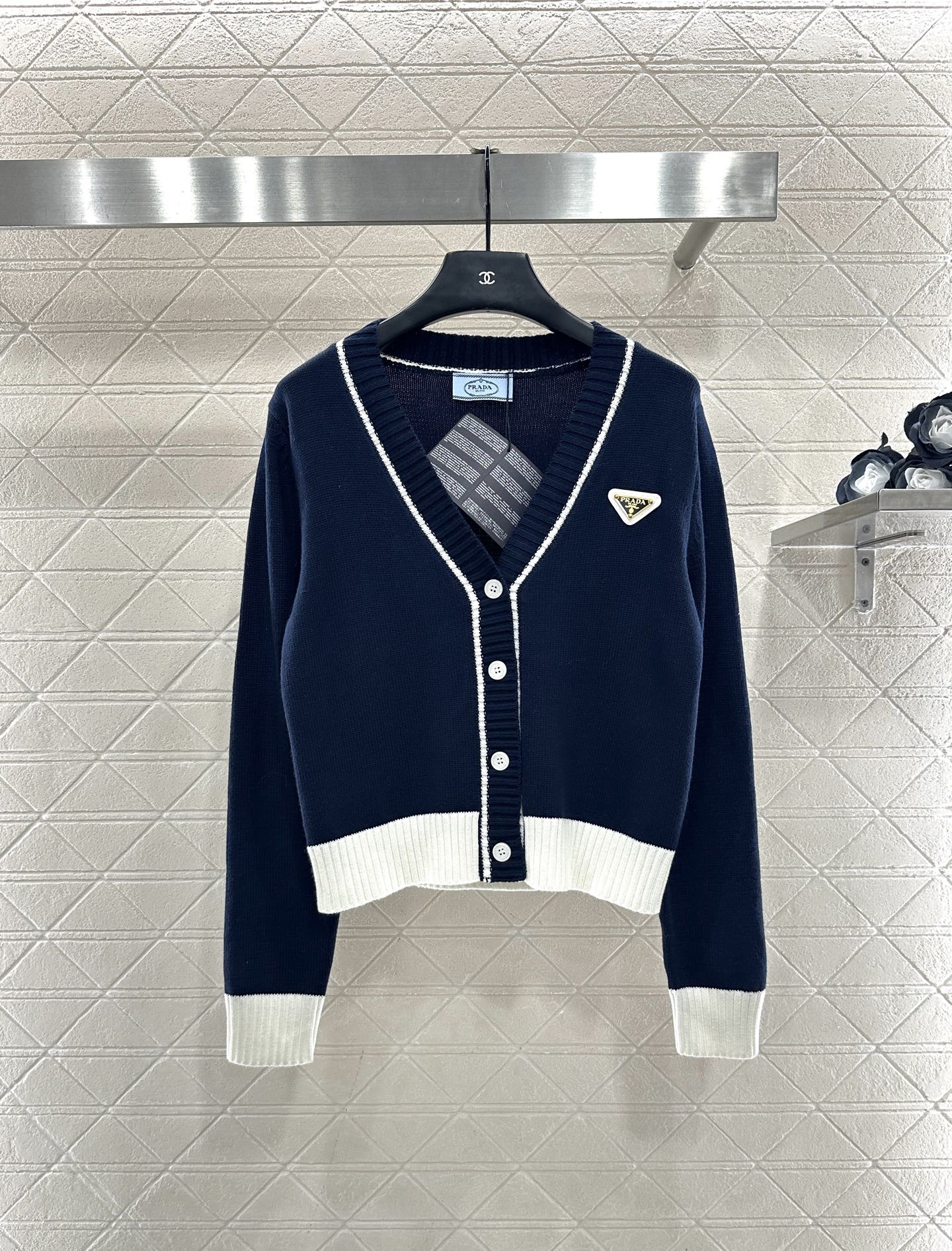 Color-blocked knit cardigan with bound edges