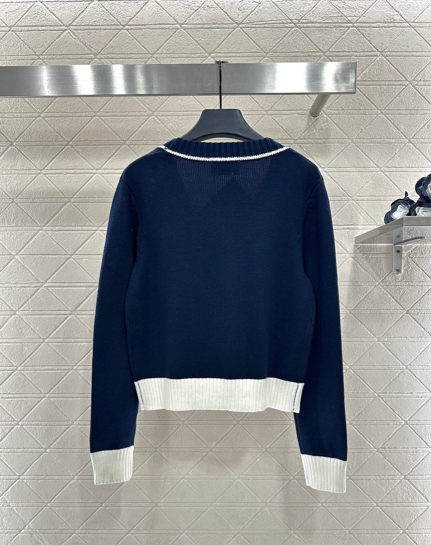 Color-blocked knit cardigan with bound edges