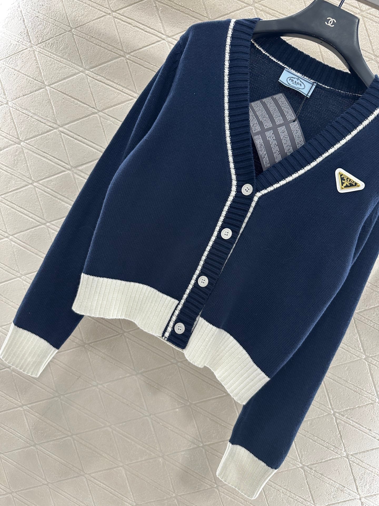 Color-blocked knit cardigan with bound edges