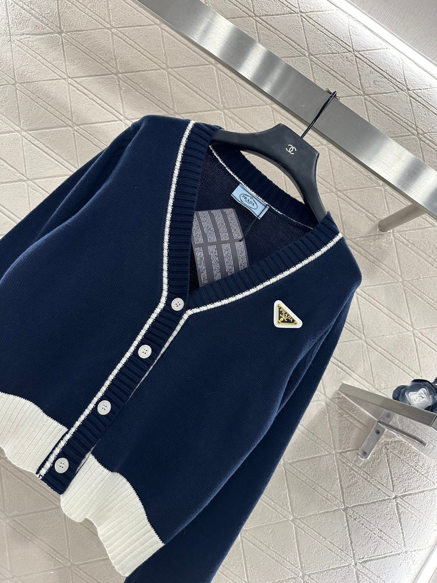 Color-blocked knit cardigan with bound edges