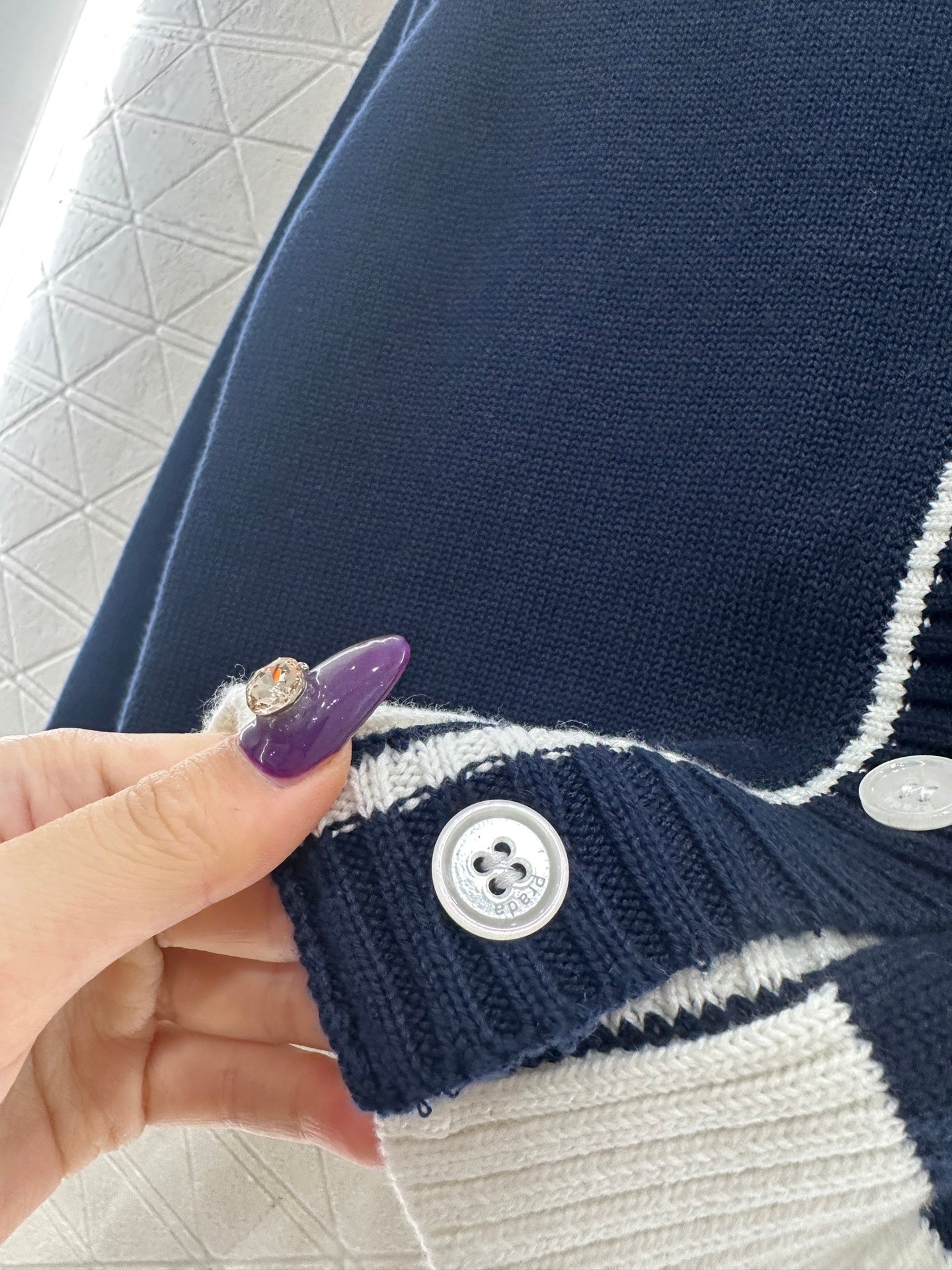 Color-blocked knit cardigan with bound edges