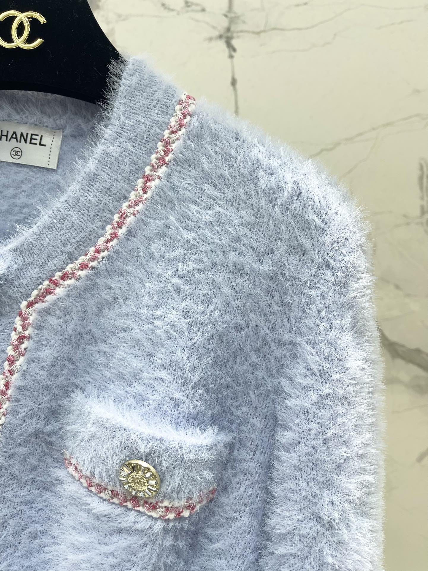 25FW Thick, color-blocked brushed knit cardigan