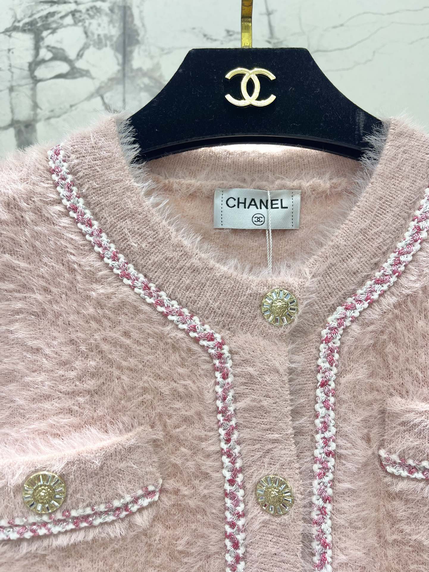 25FW Thick, color-blocked brushed knit cardigan