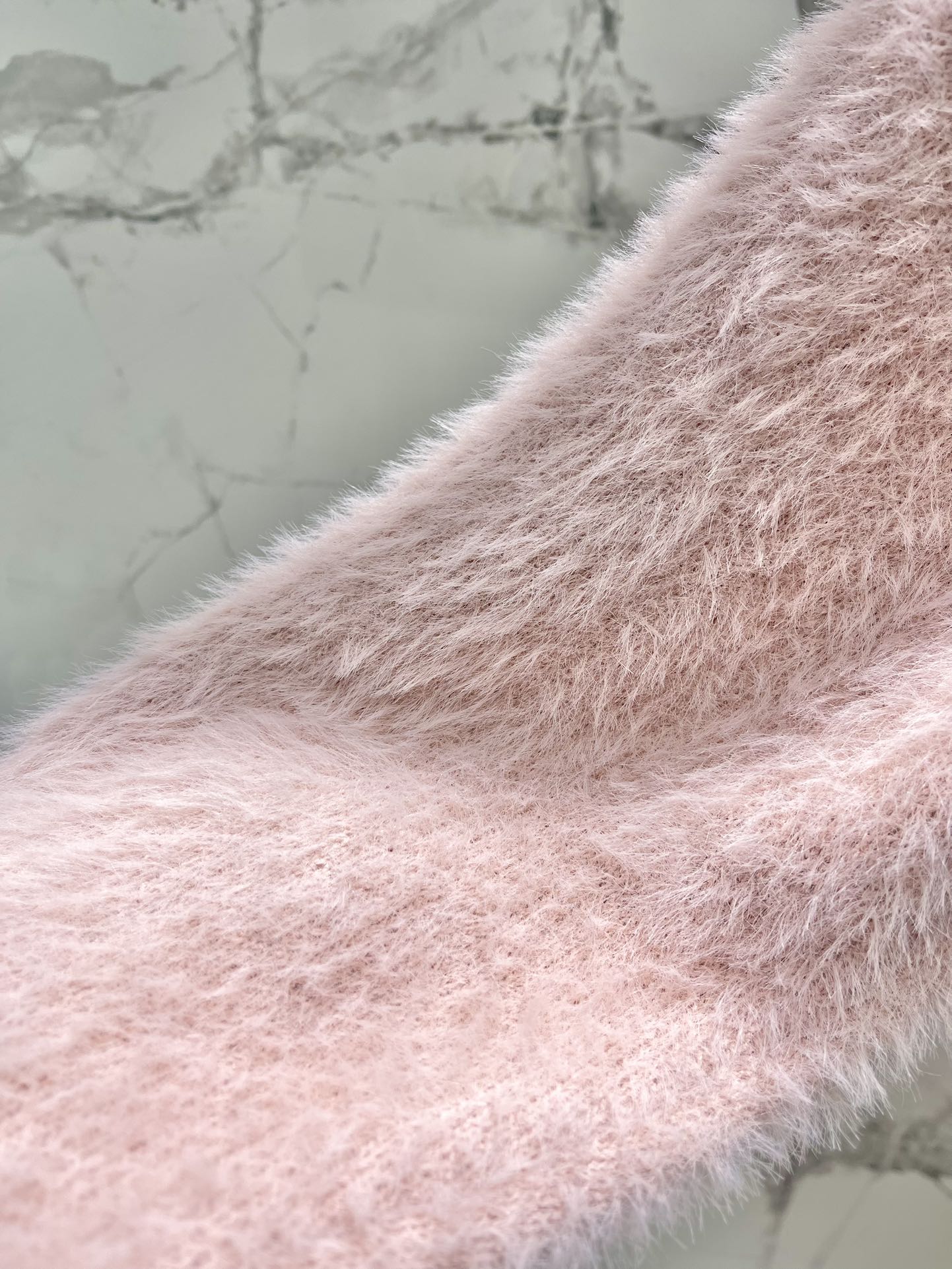 25FW Thick, color-blocked brushed knit cardigan