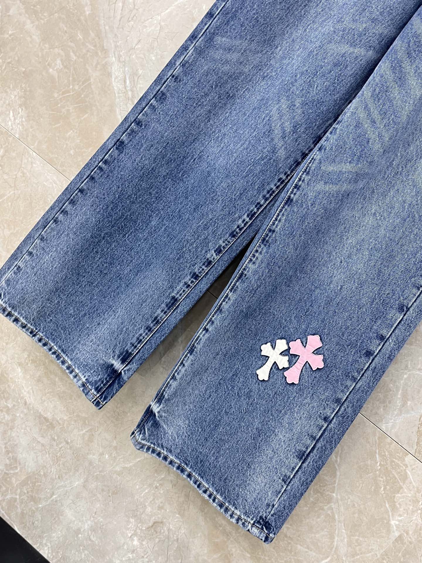 26SS NEW pink and white cross pattern jeans