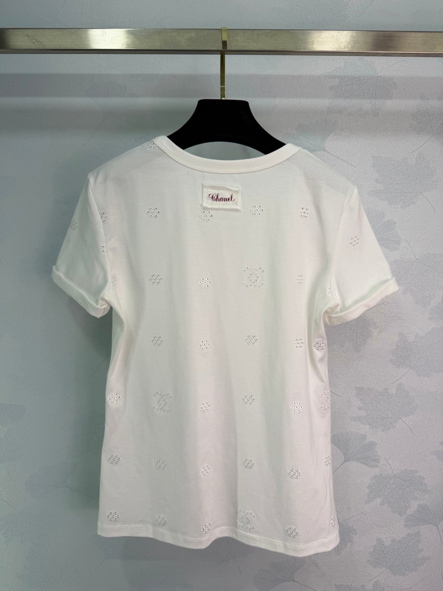 26SS NEUES ausgehöhltes, besticktes T-Shirt