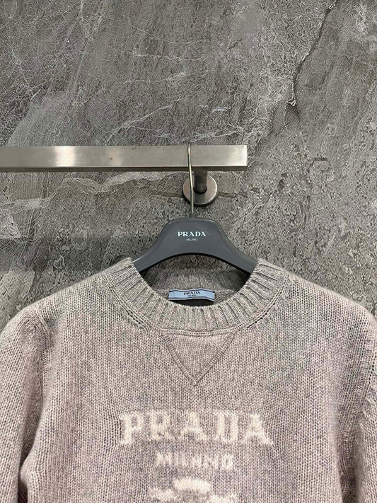 New letter knitted long sleeve