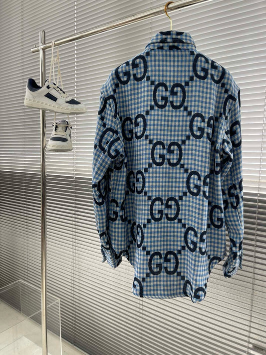 Camisa de lana con logo jacquard