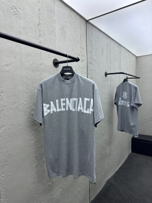 Camiseta con Cinta Adhesiva