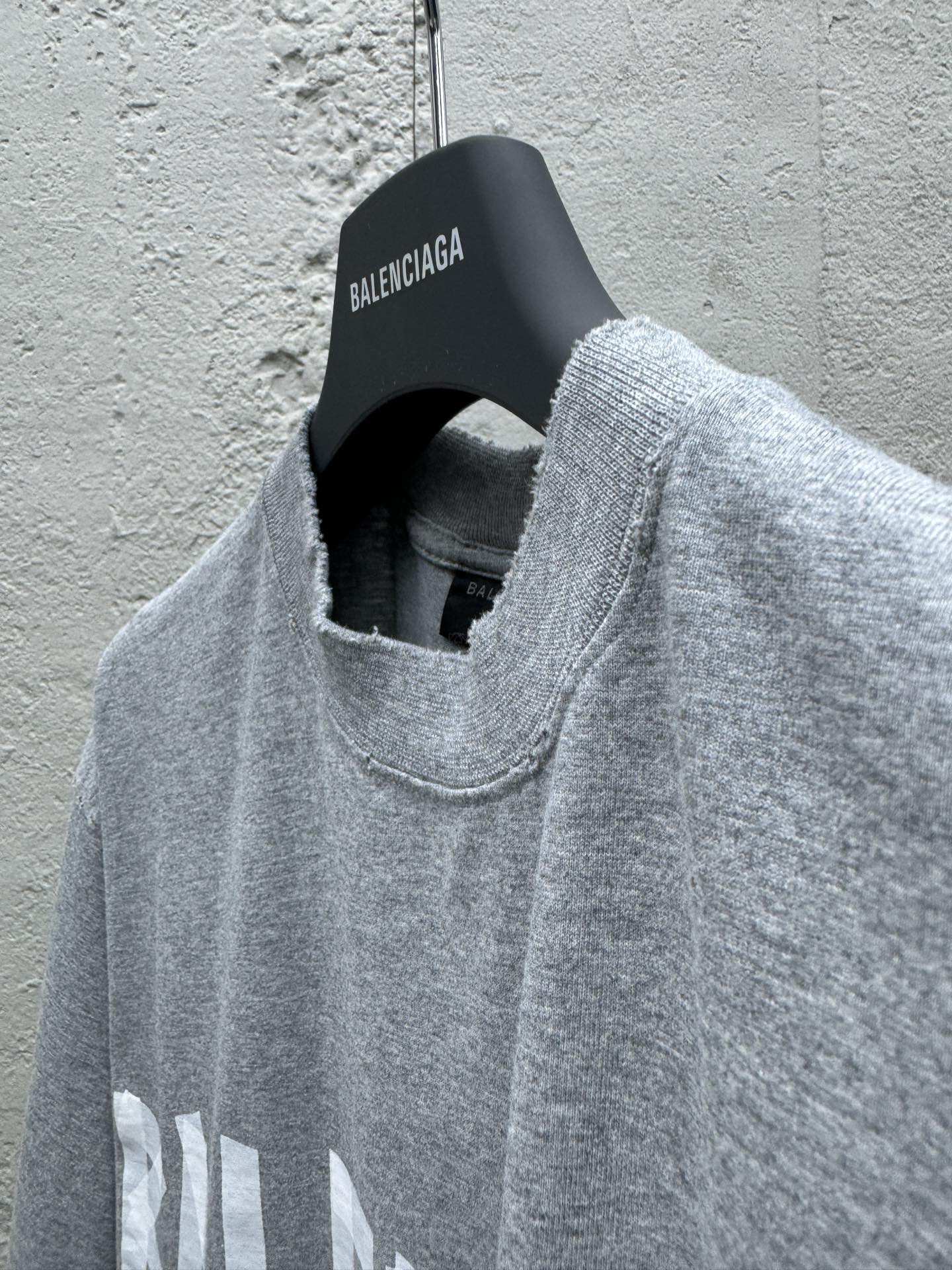 Camiseta con Cinta Adhesiva