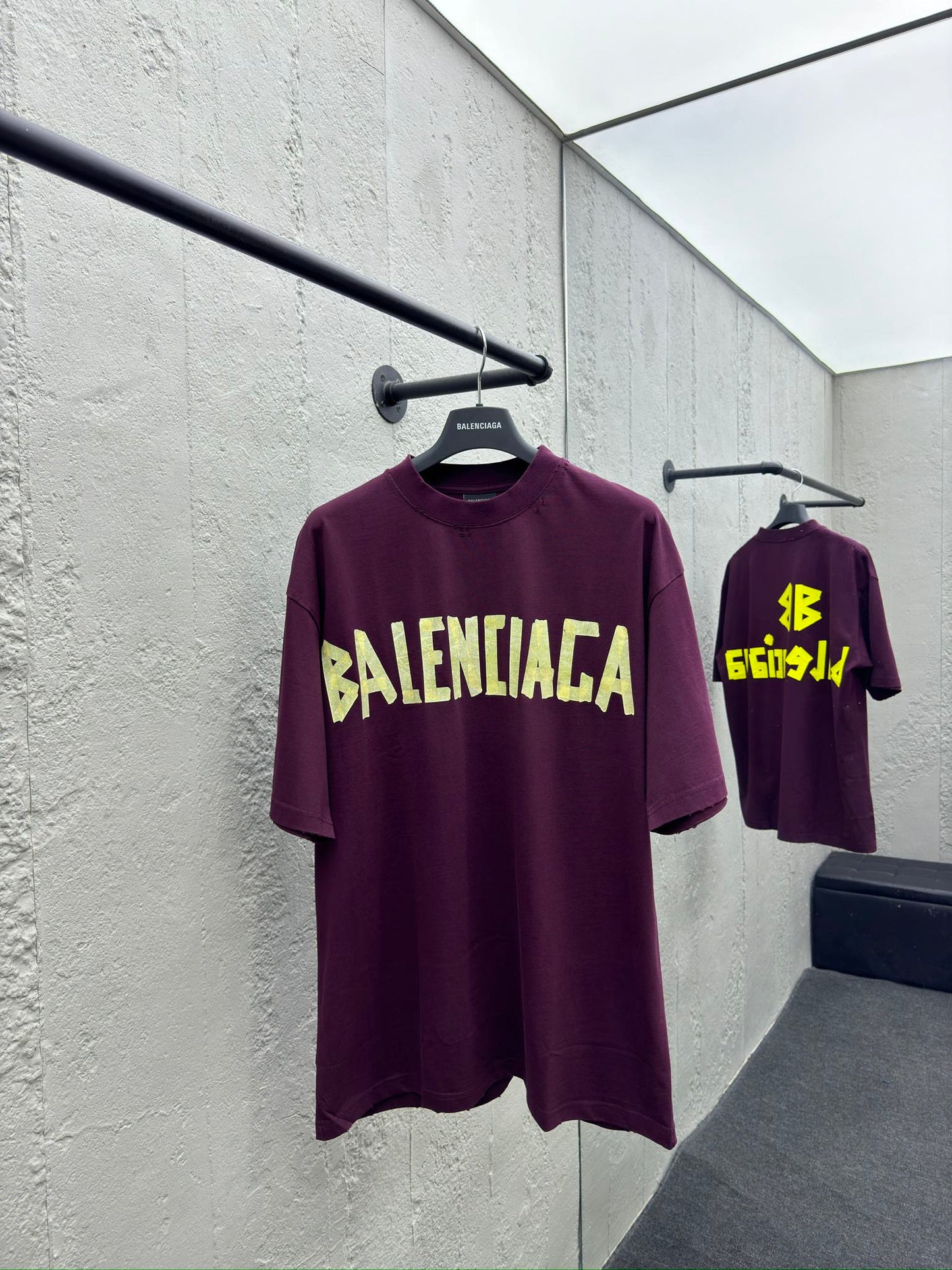 Camiseta con Cinta Adhesiva