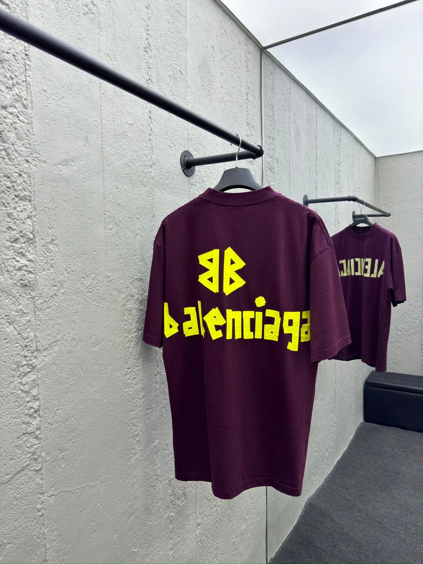 Camiseta con Cinta Adhesiva