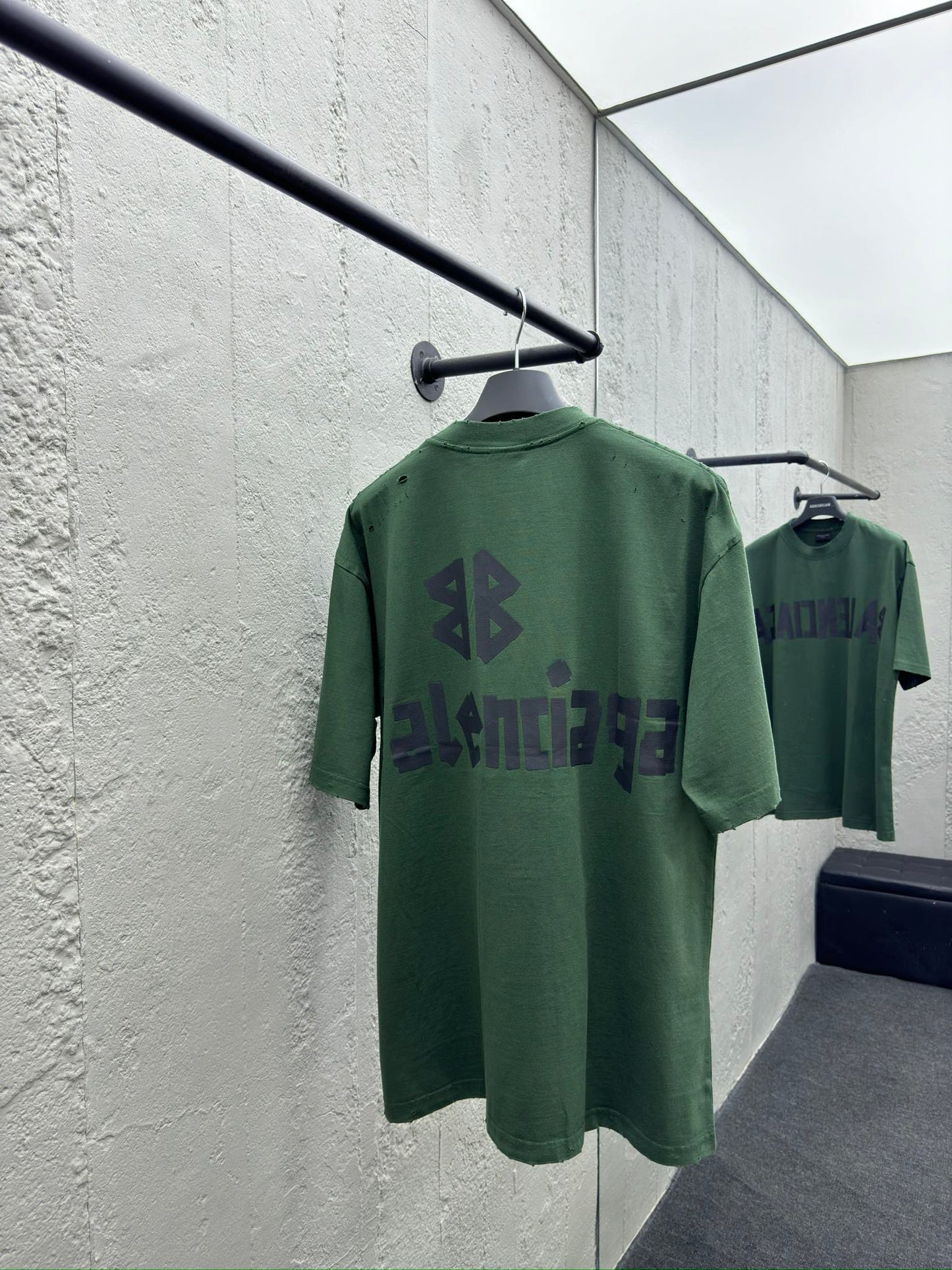 Camiseta con Cinta Adhesiva