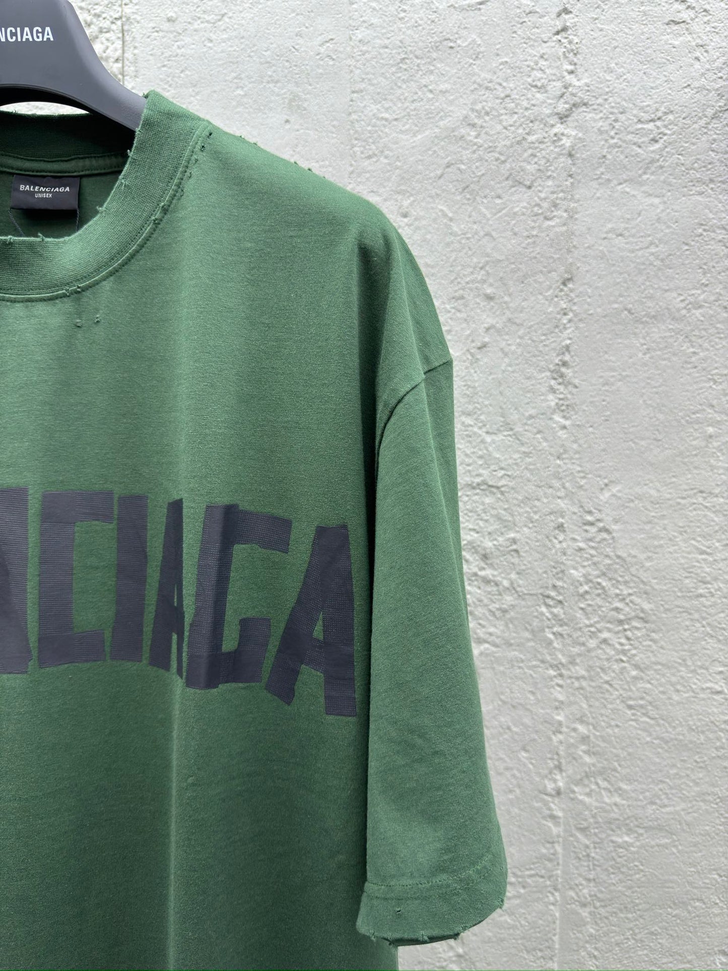 Camiseta con Cinta Adhesiva