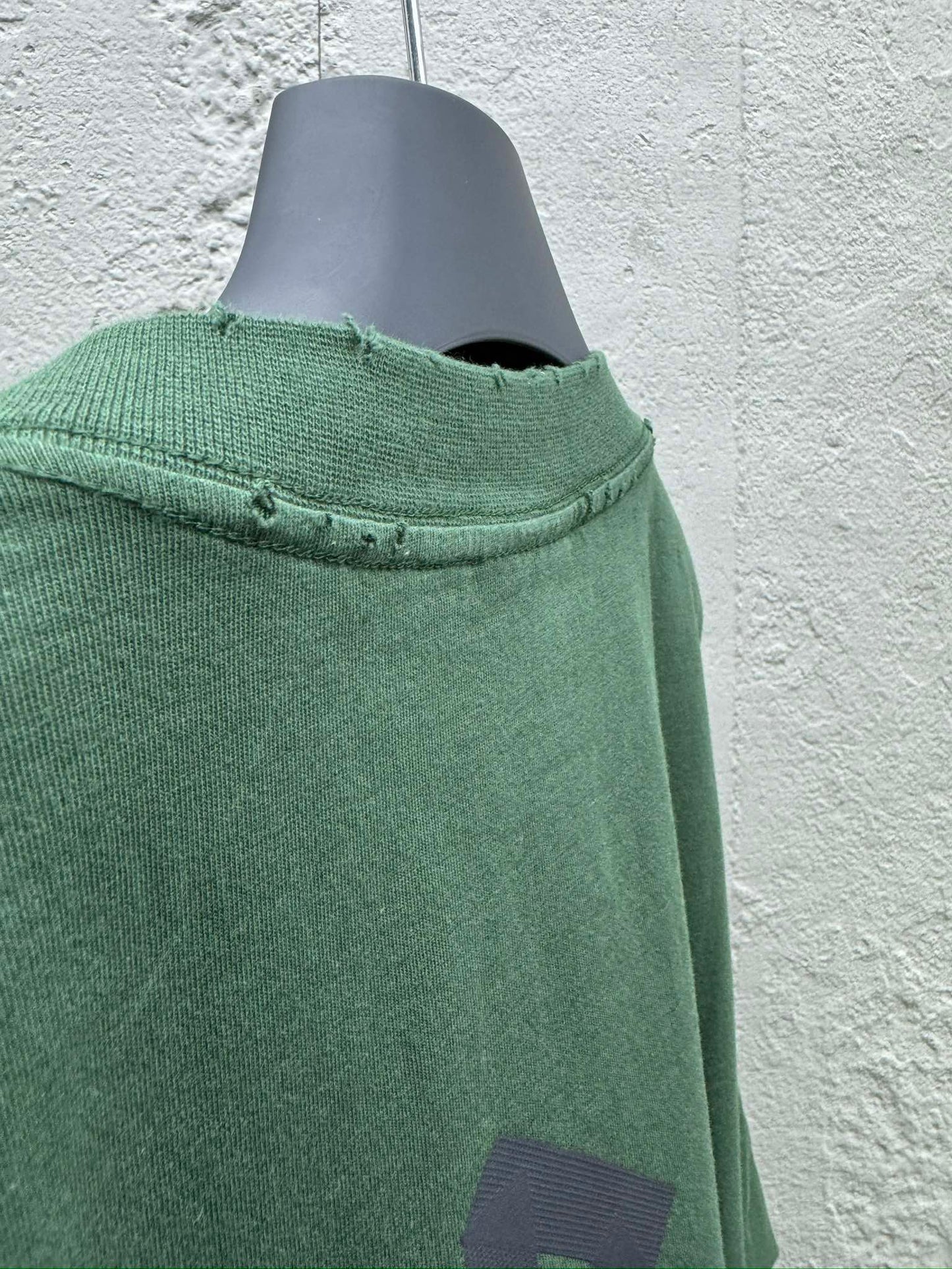 Camiseta con Cinta Adhesiva