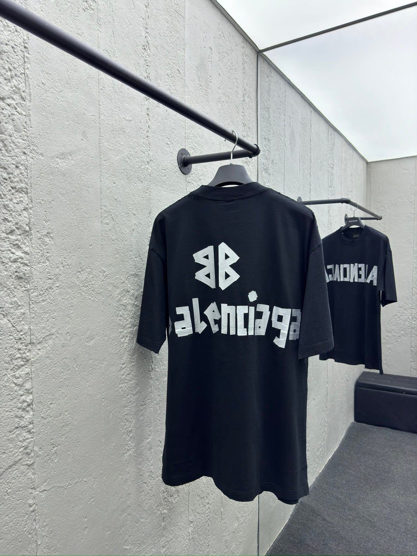 Camiseta con Cinta Adhesiva