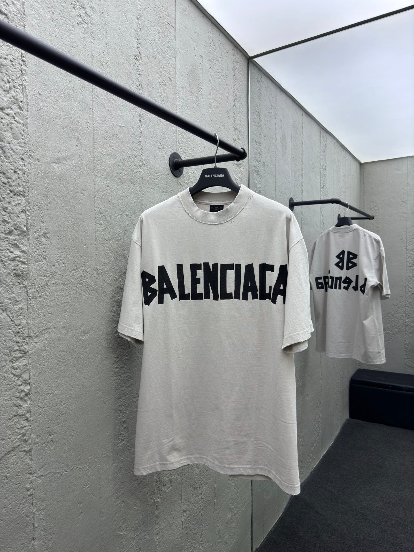 Camiseta con Cinta Adhesiva