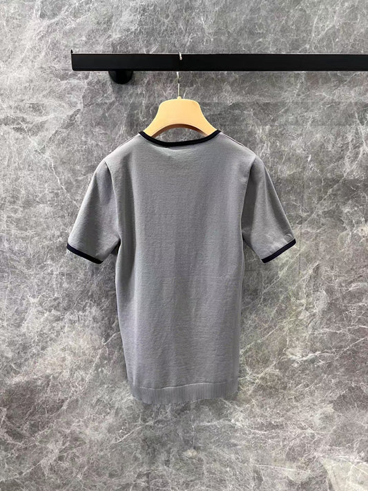 Contrast color knitted crew neck short sleeve top