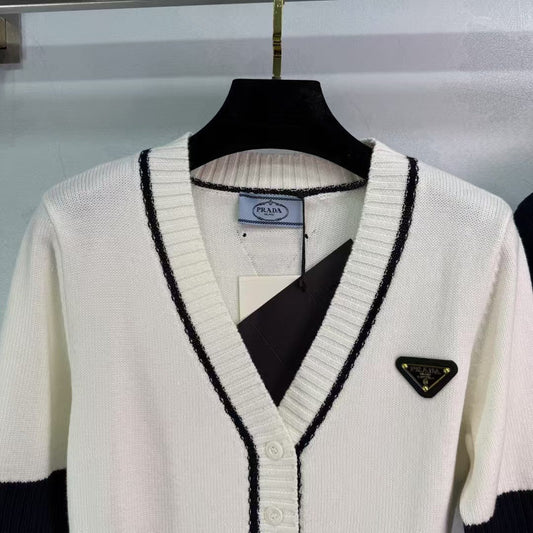 Contrast color knitted cardigan