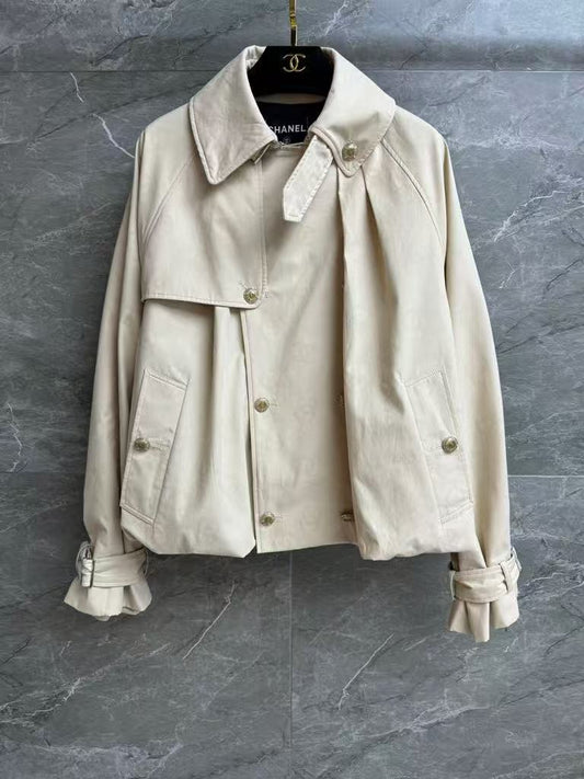 Dark-patterned short trench coat