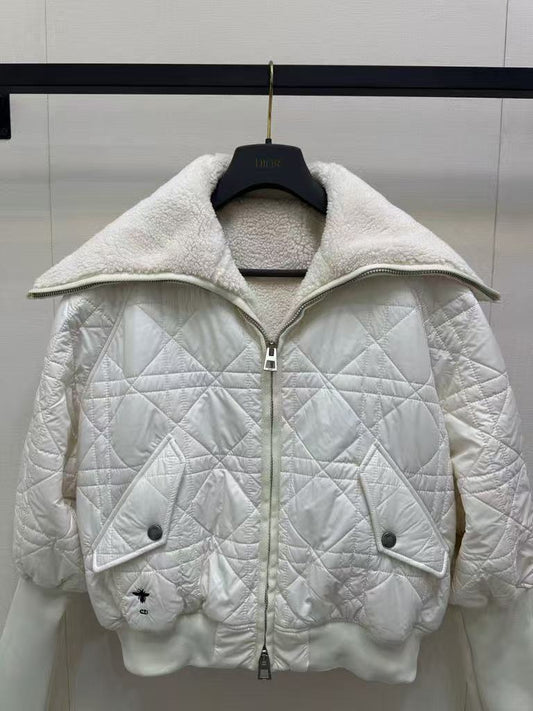 Lammwollmantel mit Matrosenkragen