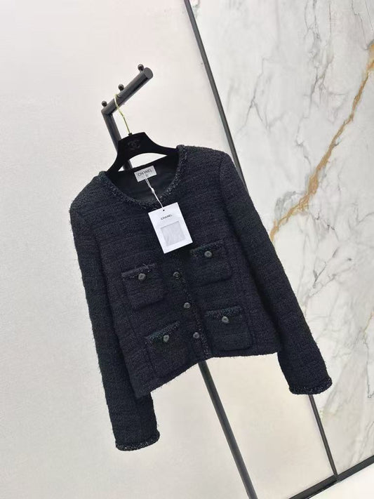 The latest fall/winter style, a versatile black woven jacket.