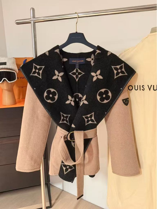 Nuevo abrigo midi con capucha