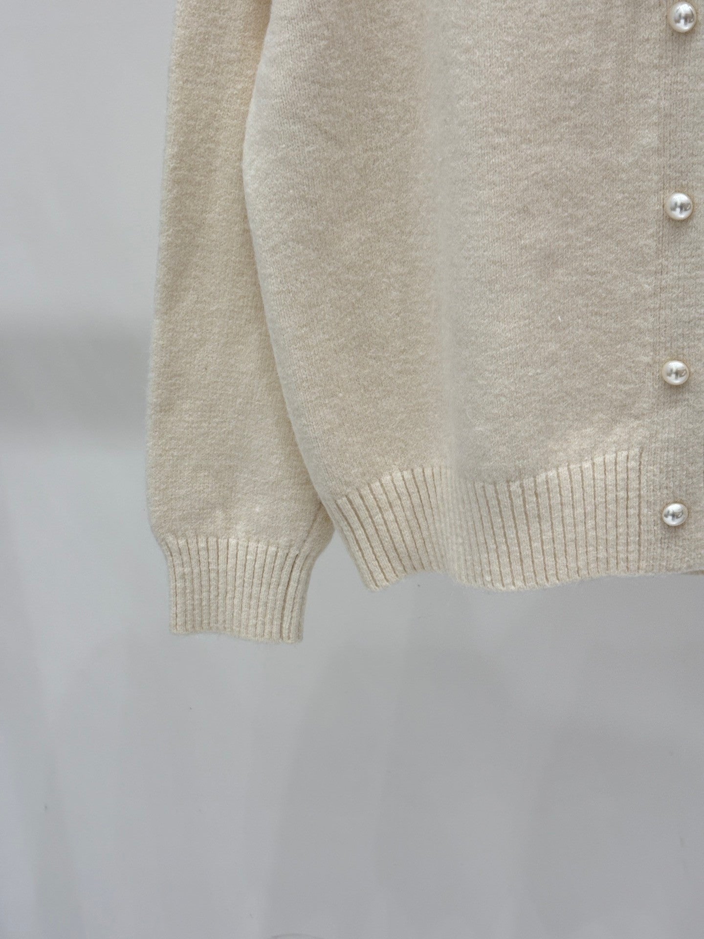 Collared, simple pearl button casual knit cardigan
