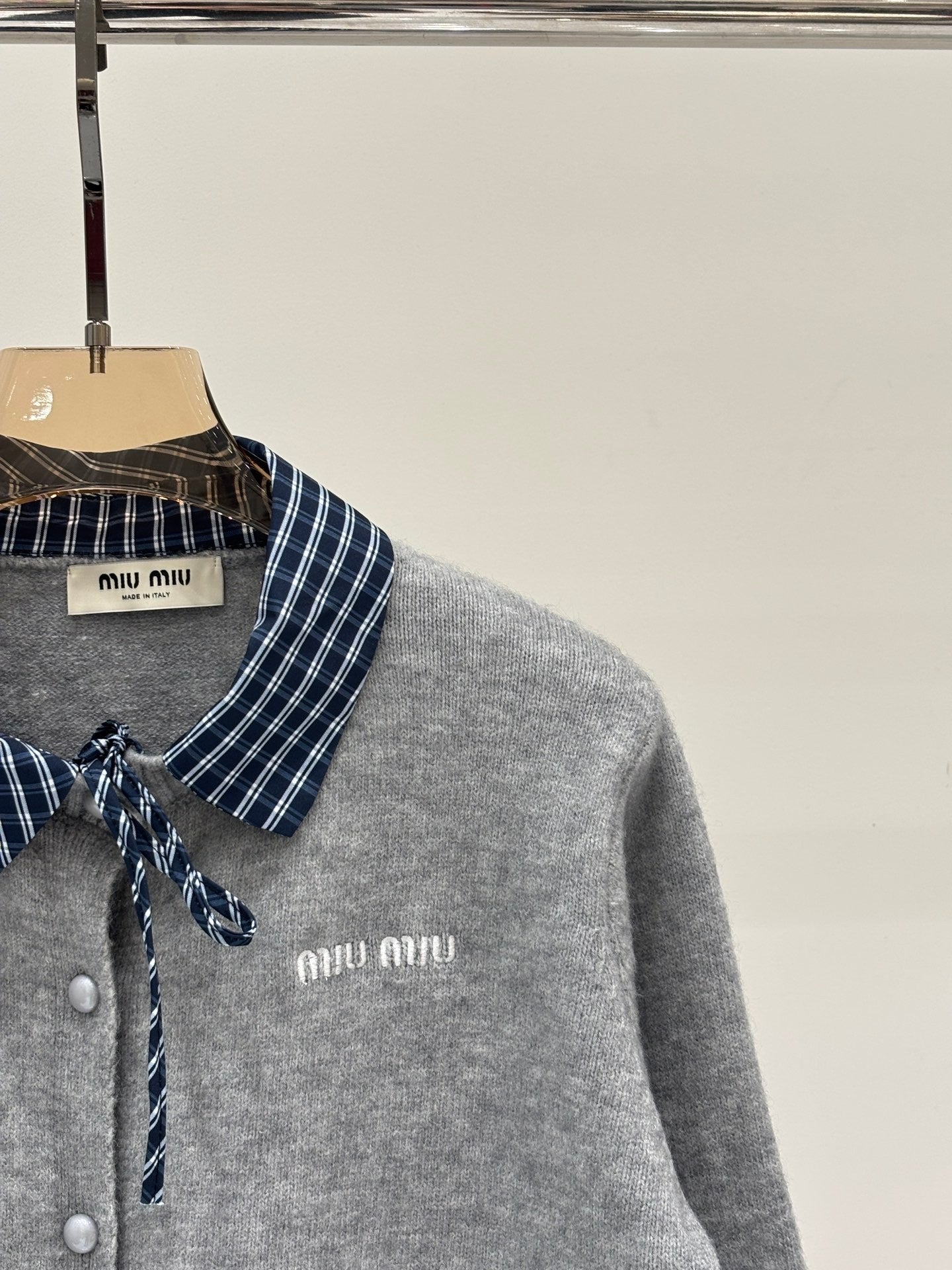 Collared, simple pearl button casual knit cardigan