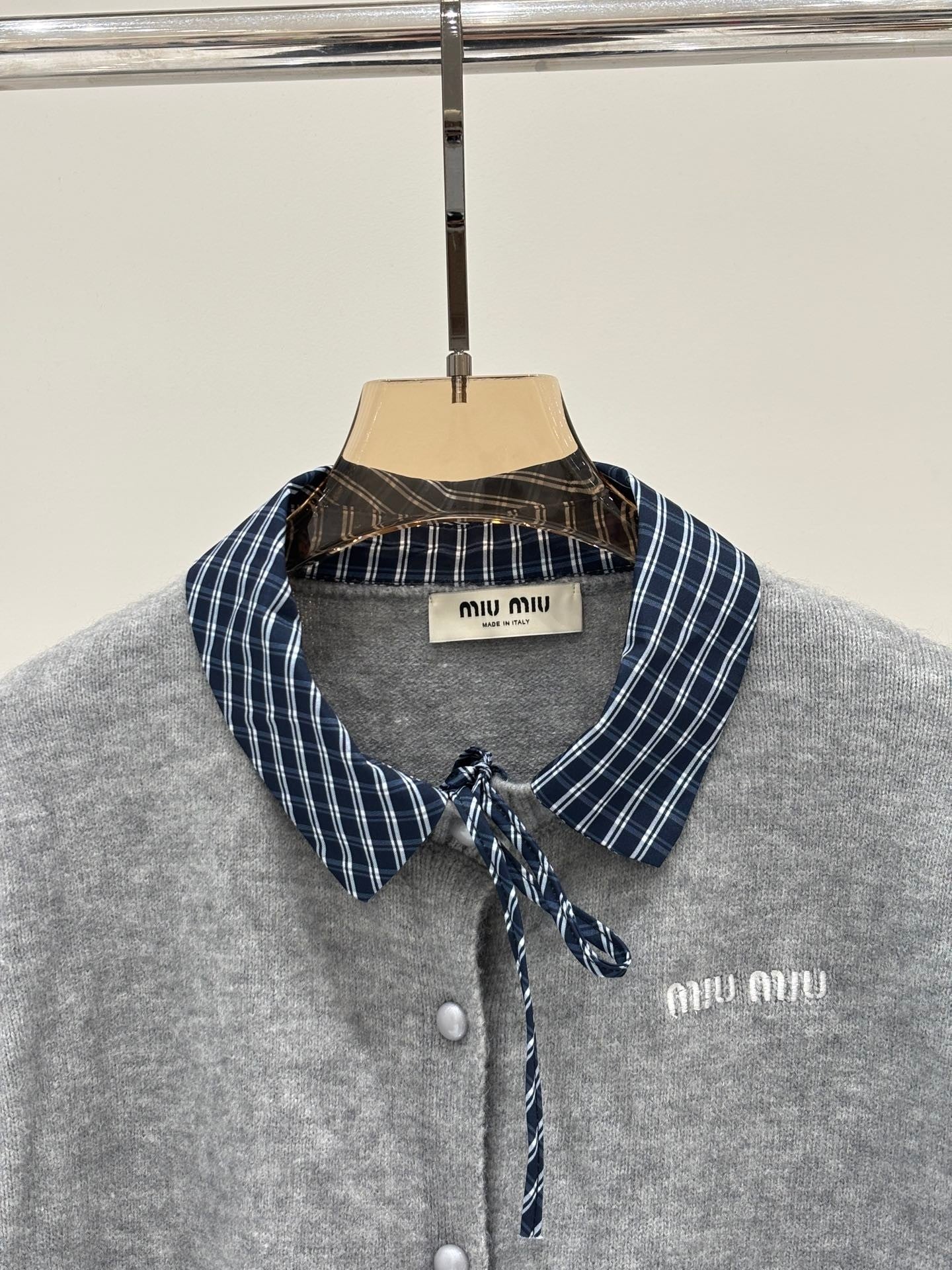 Collared, simple pearl button casual knit cardigan