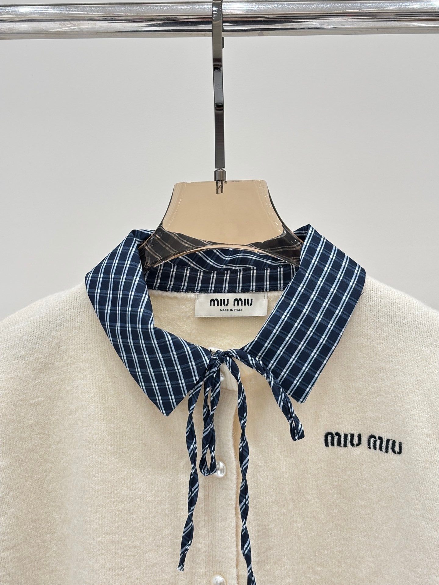 Collared, simple pearl button casual knit cardigan