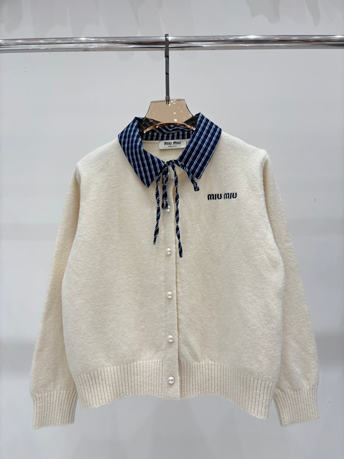 Collared, simple pearl button casual knit cardigan