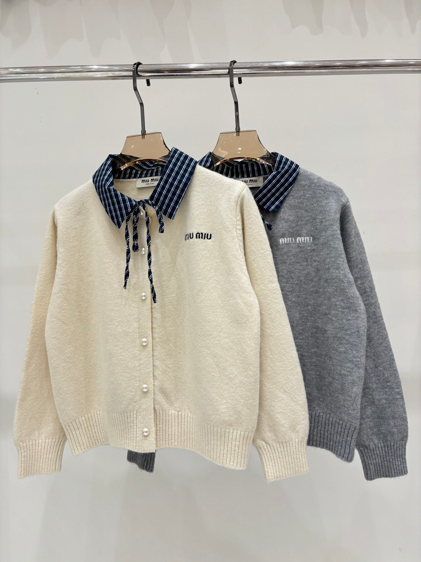 Collared, simple pearl button casual knit cardigan