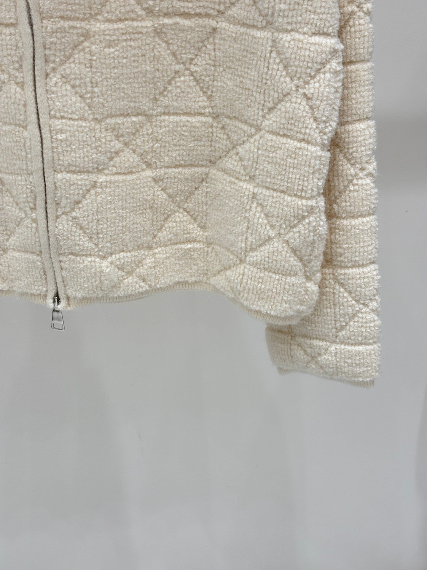 25 Early Autumn New Style Hooded Diamond Pattern Simple Knit Cardigan