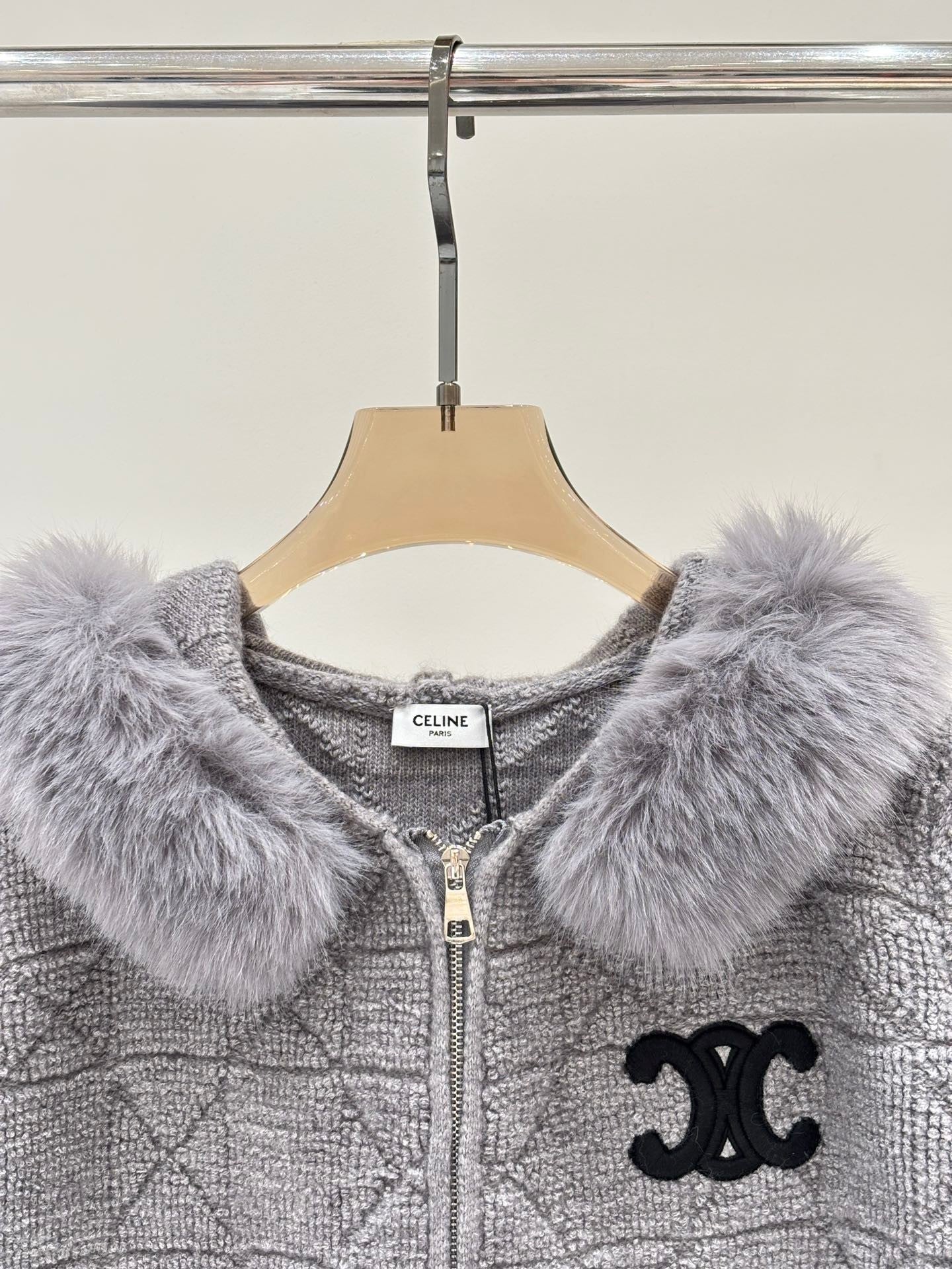 25 Early Autumn New Style Hooded Diamond Pattern Simple Knit Cardigan