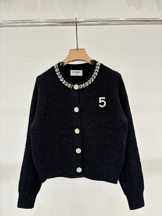 25 Early Autumn New Round Neck Number Simple Casual Knitted Cardigan