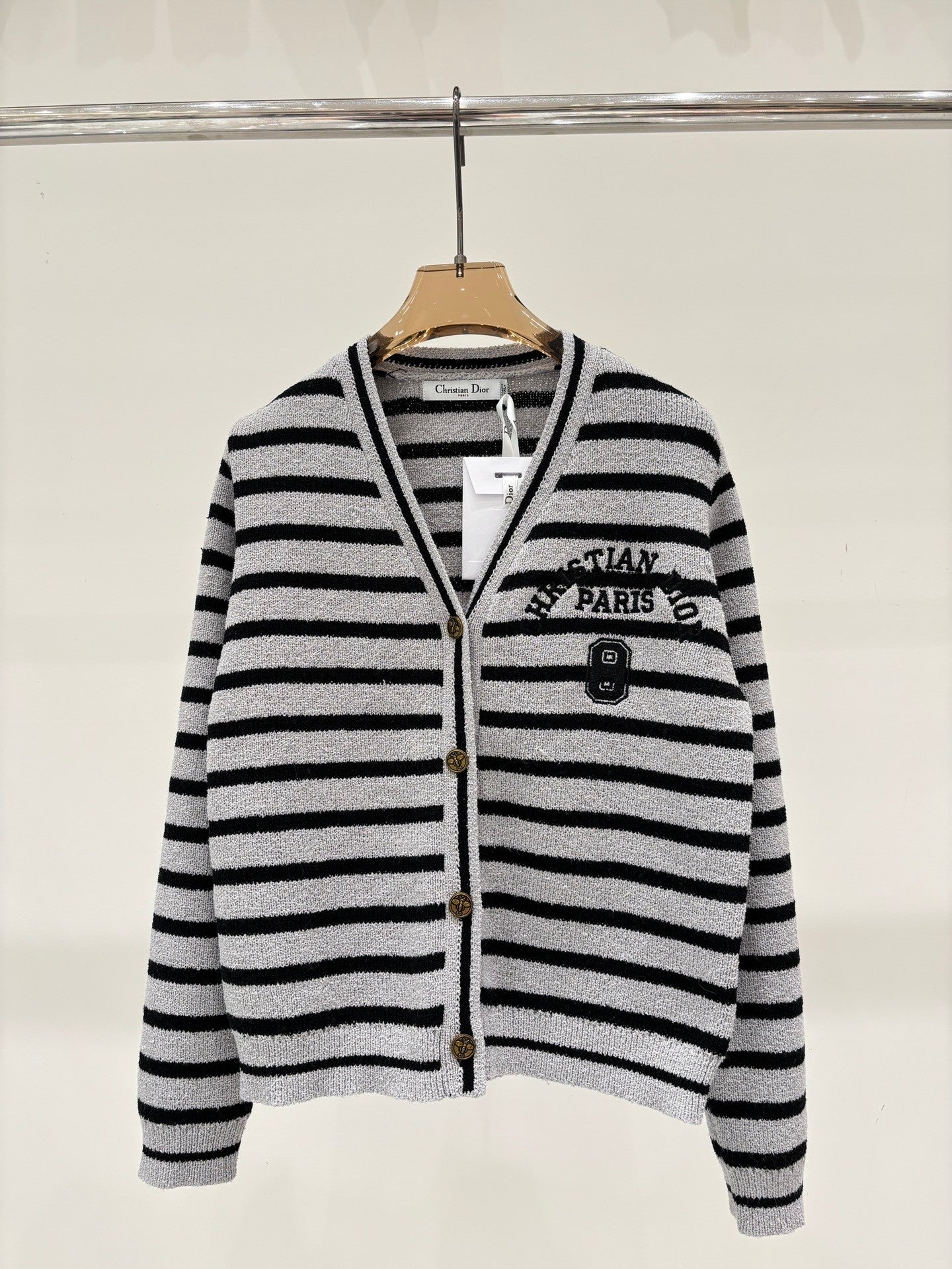 25 Early Autumn New V-neck Letter Striped Casual Knit Cardigan