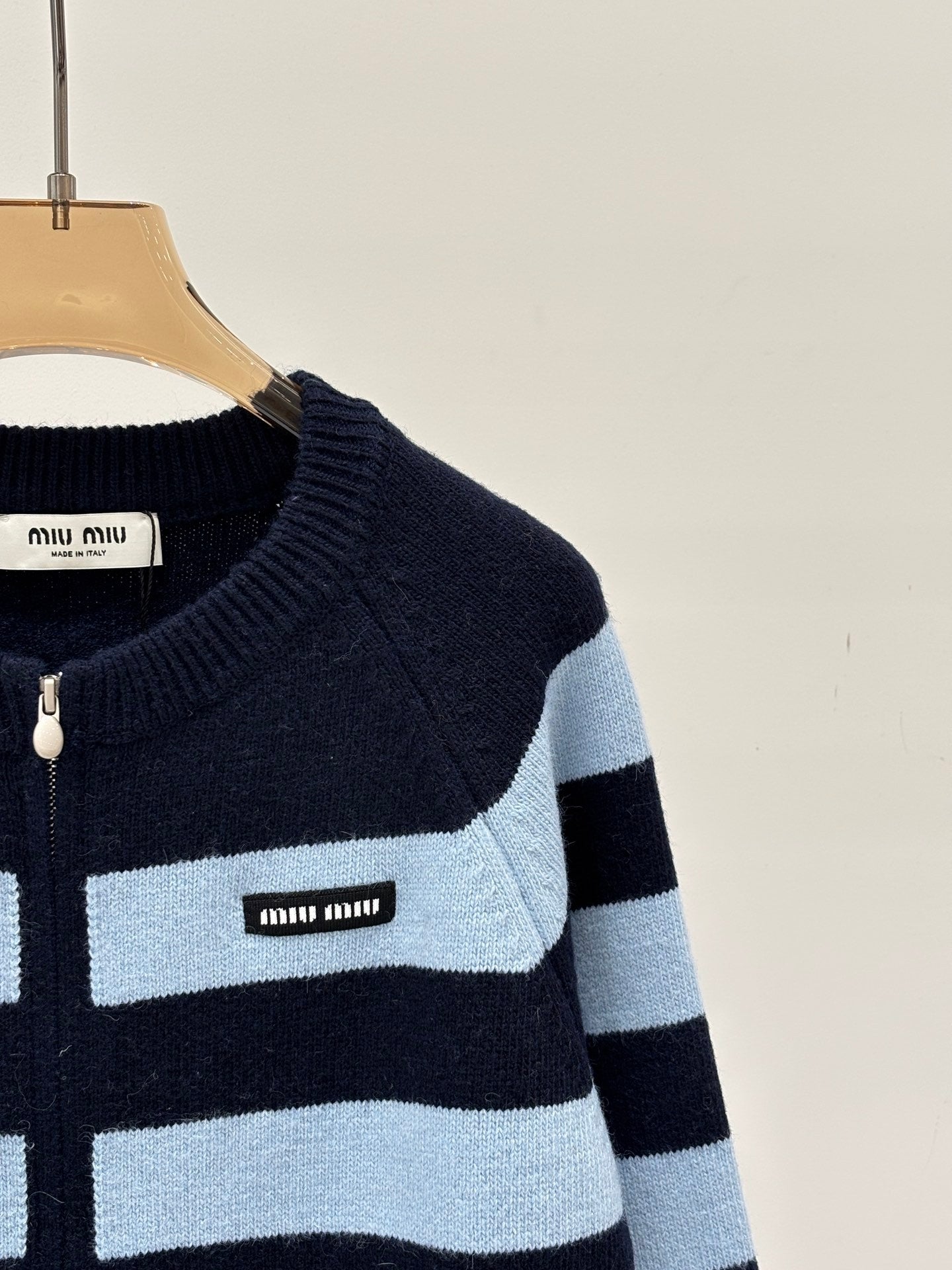 Simple and casual striped cardigan