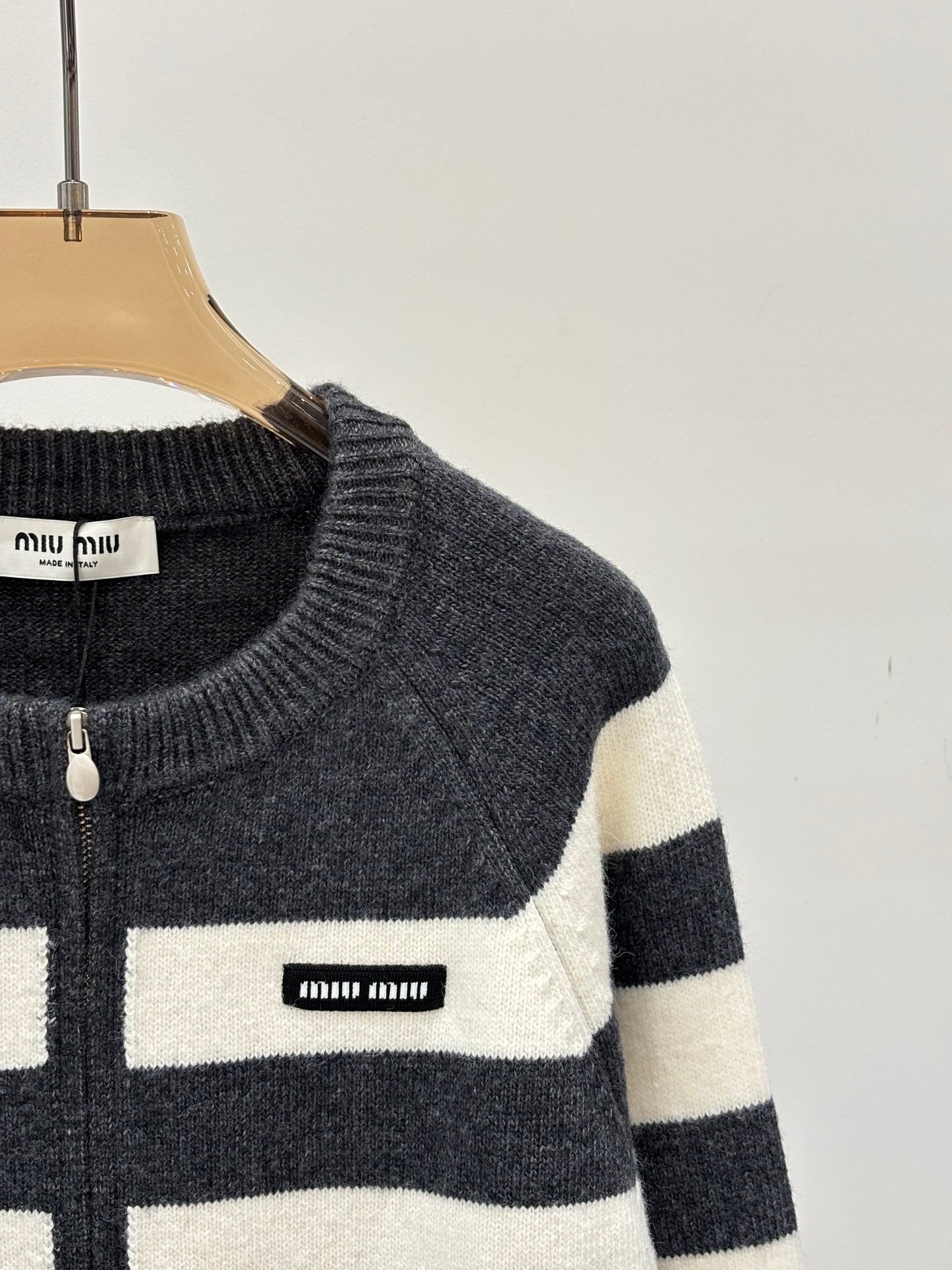 Simple and casual striped cardigan