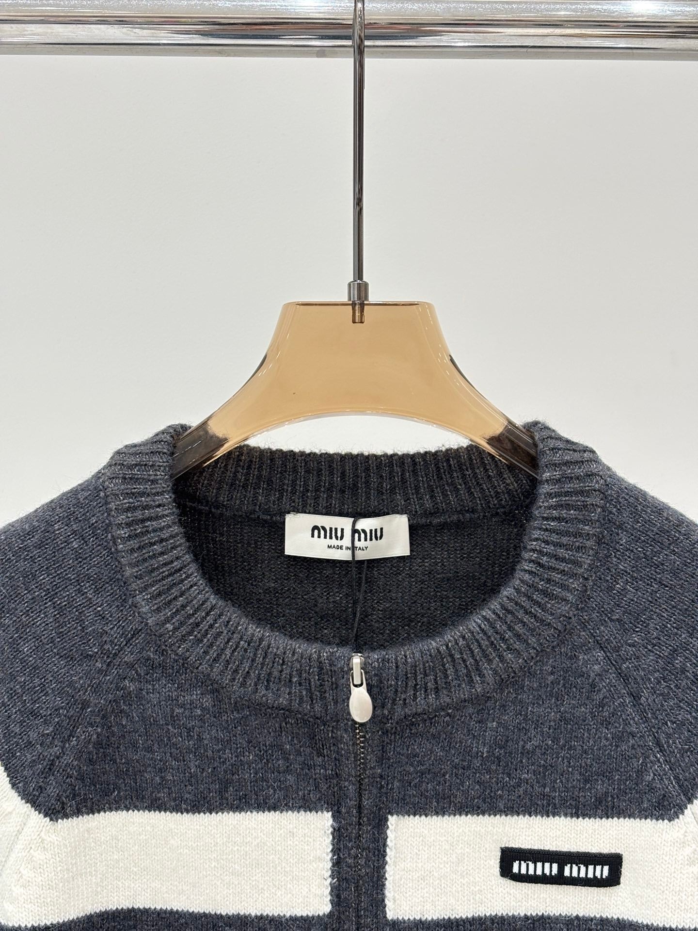 Simple and casual striped cardigan