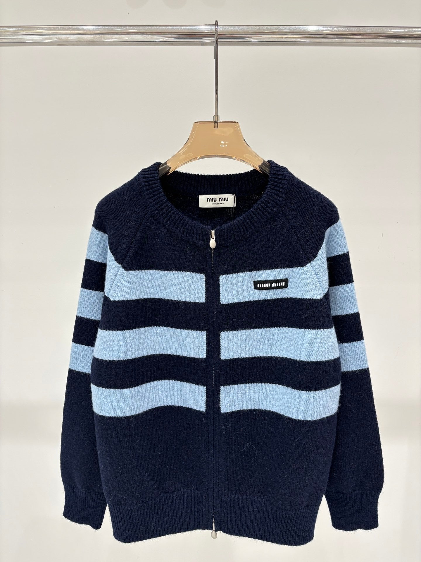 Simple and casual striped cardigan