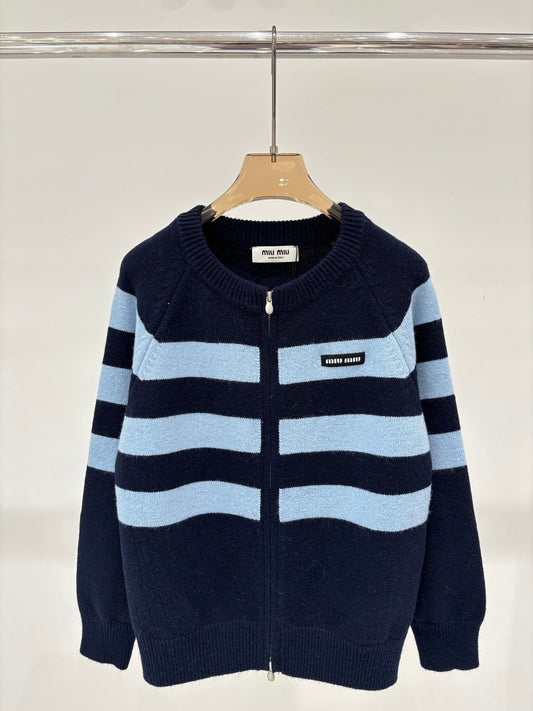 Simple and casual striped cardigan