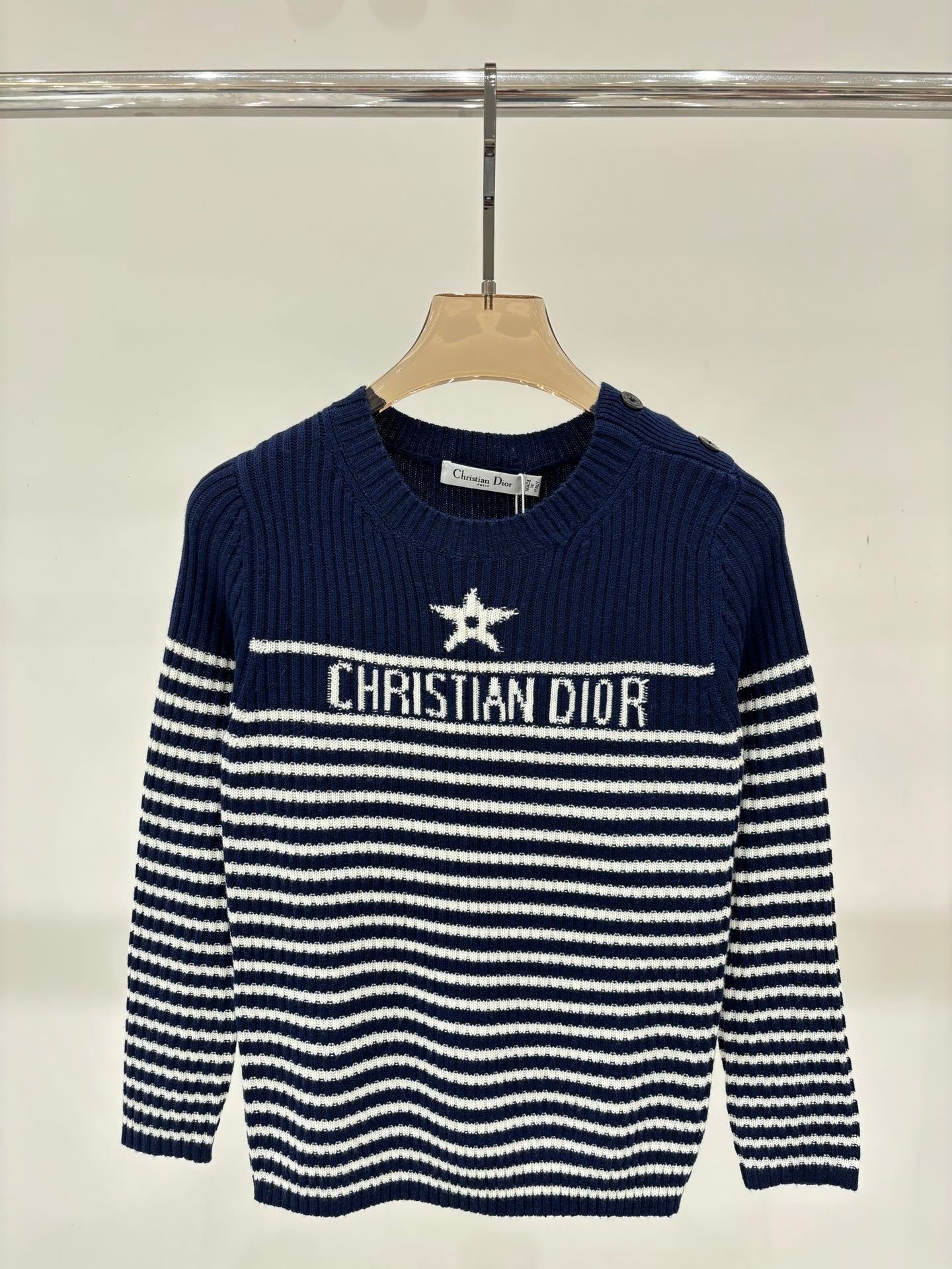 25 Early Autumn Five-Pointed Star Embroidered Knitted Long-Sleeved Top