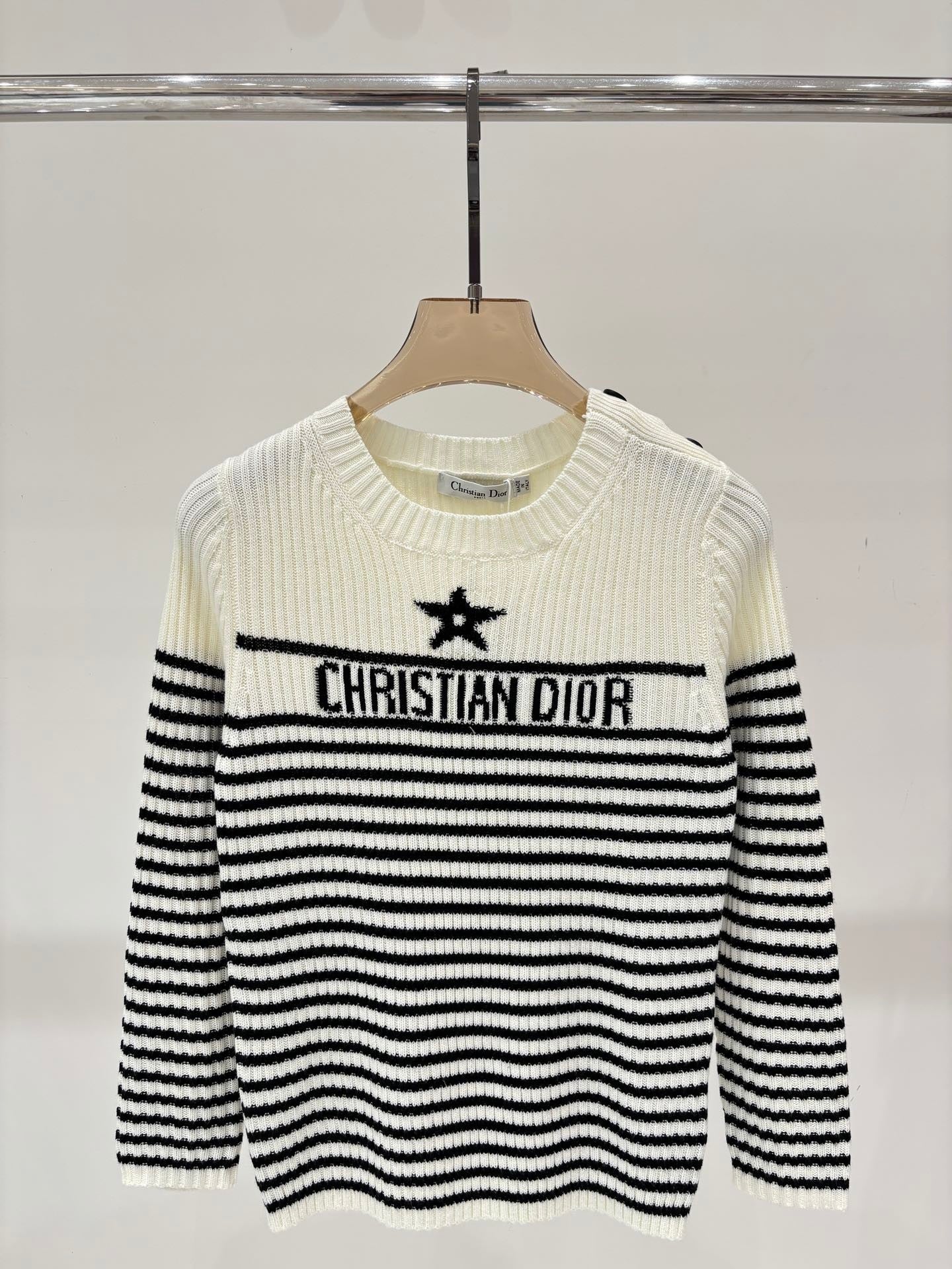 25 Early Autumn Five-Pointed Star Embroidered Knitted Long-Sleeved Top