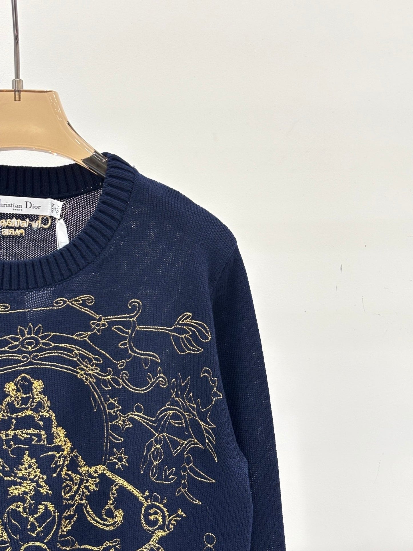 25 Round Neck Embroidered Simple Loose Knit Top