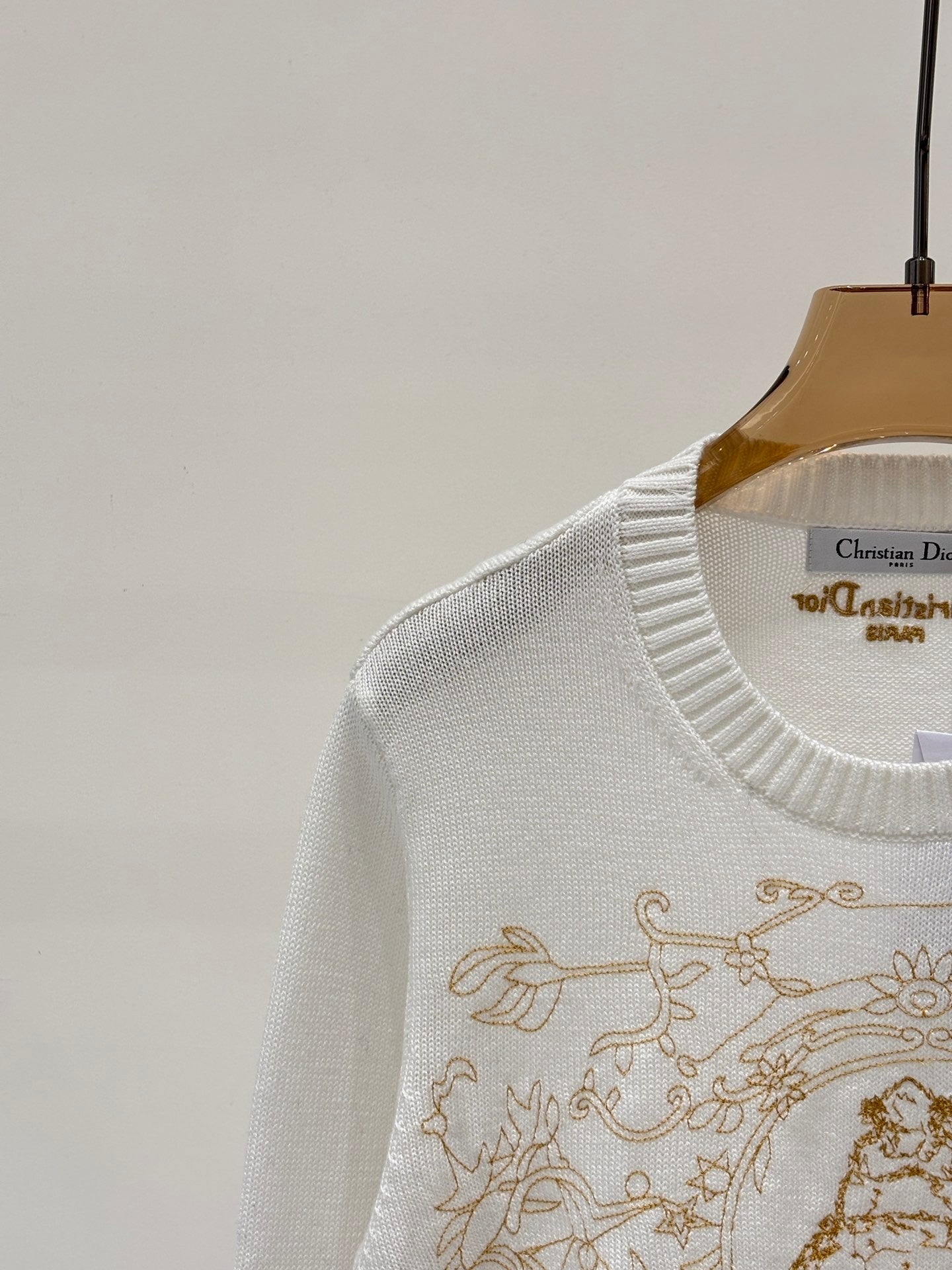 25 Round Neck Embroidered Simple Loose Knit Top